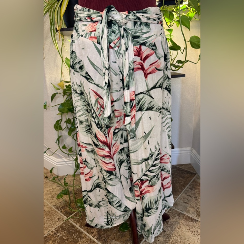 Rip Curl Floral Tropical Hibiscus Crop Pants